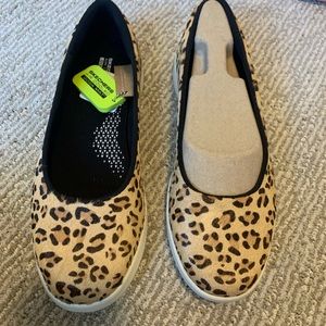 Brand new Skechers Go Walk Pro leopard print shoes
